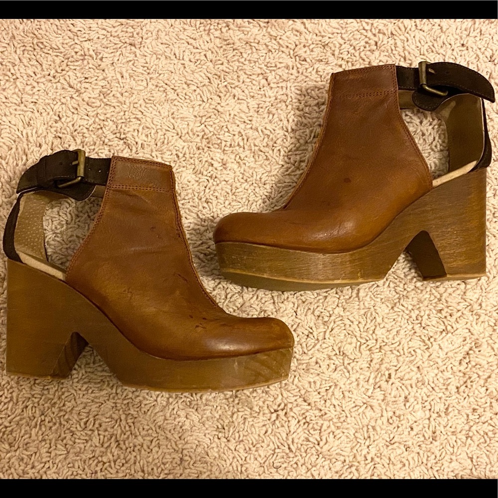 Free People chocolate clogs